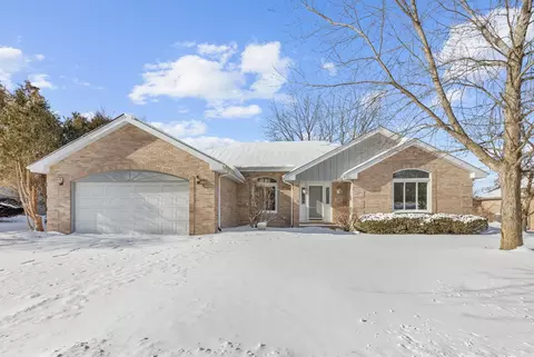 240 N Locust St, Frankfort, IL 60423