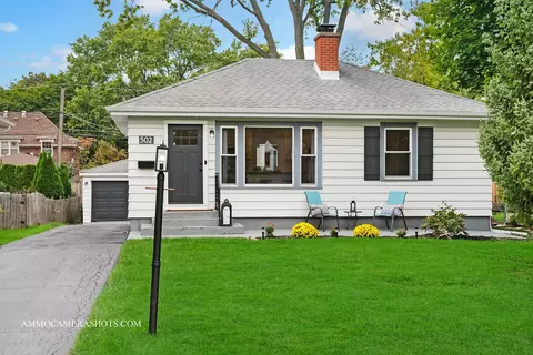 502 S Knollwood Dr, Wheaton, IL 60187
