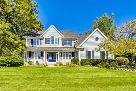 14240 W Braemore Close, Libertyville, IL 60048