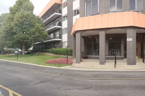 4940 Foster St #104, Skokie, IL 60077