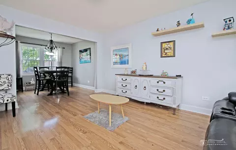548 Northgate Rd, Lindenhurst, IL 60046 photo 2