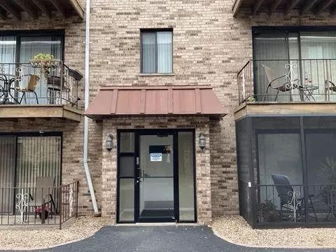 6319 W 64th Pl #2N, Chicago, IL 60638