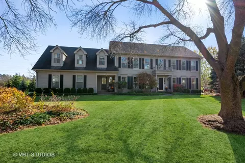 667 Bent Ridge Ln, Barrington, IL 60010