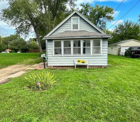 534 W 8th St, Rock Falls, IL 61071