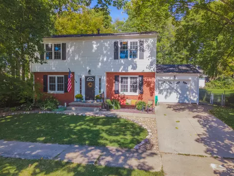 1116 E Olive St, Bloomington, IL 61701