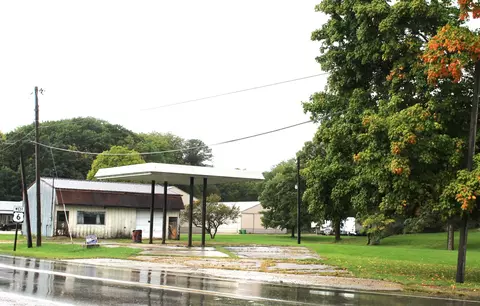127 W Jackson St, Seneca, IL 61360