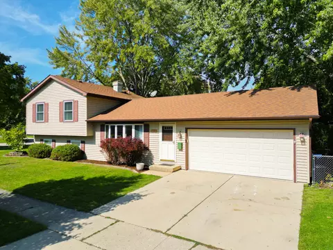 430 E Morse Ave, Bartlett, IL 60103