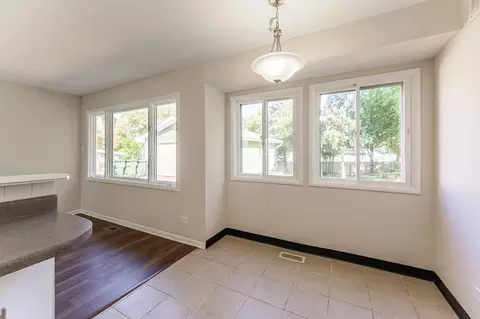 680 Evergreen Ln, Hoffman Estates, IL 60169 photo 7