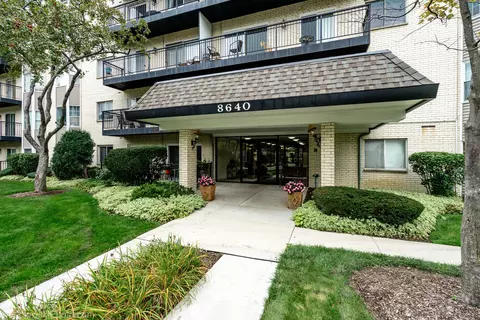 8640 Waukegan Rd #222, Morton Grove, IL 60053