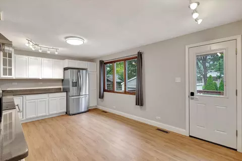 1009 Frank Dr, Champaign, IL 61821 photo 11