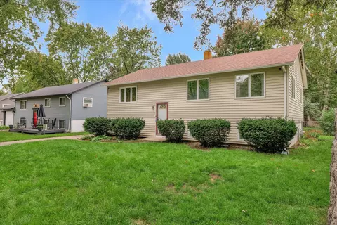 1009 Frank Dr, Champaign, IL 61821 photo 4