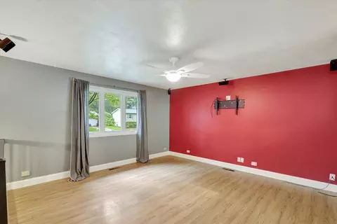 1009 Frank Dr, Champaign, IL 61821 photo 8
