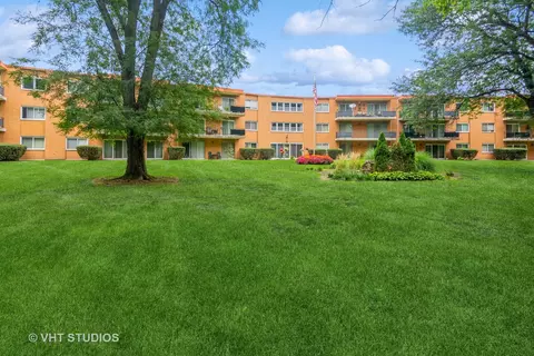 940 Holbrook Rd #28A, Homewood, IL 60430