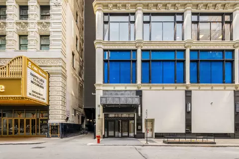 8 W Monroe St #2002, Chicago, IL 60603