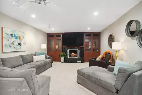 1607 Hertel Ln, Deerfield, IL 60015 photo 8