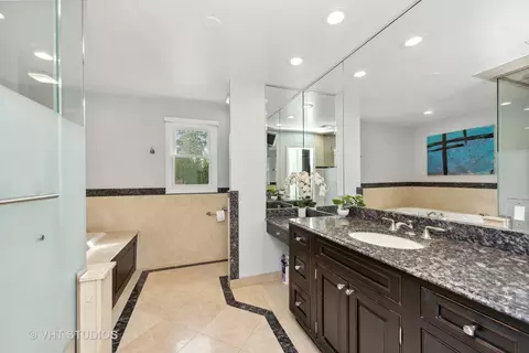 1607 Hertel Ln, Deerfield, IL 60015 photo 21