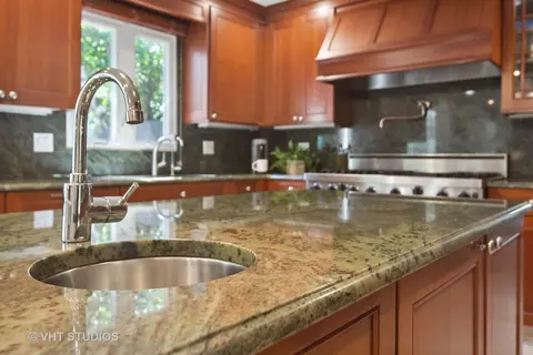 1607 Hertel Ln, Deerfield, IL 60015 photo 15