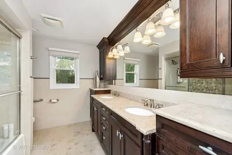 1607 Hertel Ln, Deerfield, IL 60015 photo 19