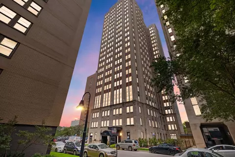 1640 E 50th St #13B, Chicago, IL 60615