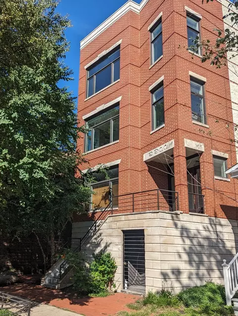 2911 N Burling St #2, Chicago, IL 60657