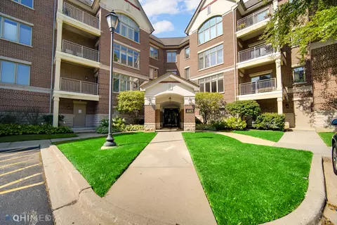 445 Village Grn #205, Lincolnshire, IL 60069