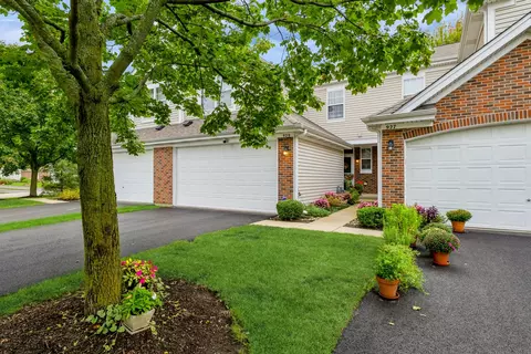 929 Highgate Ln, Grayslake, IL 60030