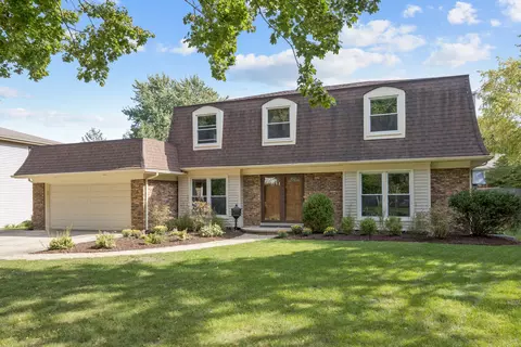 909 Bedford Ln, Libertyville, IL 60048