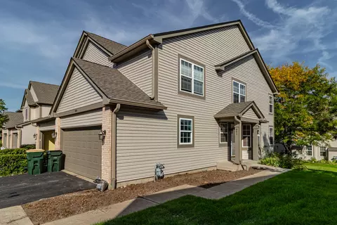 641 Arrowwood Ct, Lindenhurst, IL 60046