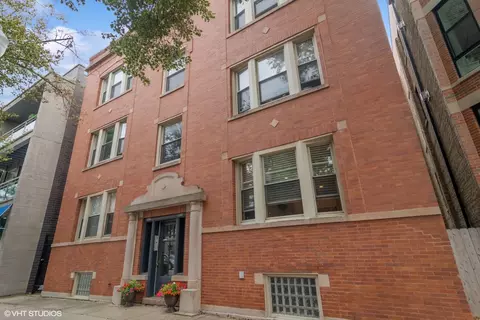 2307 W Roscoe St #1, Chicago, IL 60618