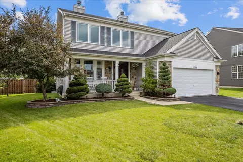 2792 Rosehall Ln, Aurora, IL 60503