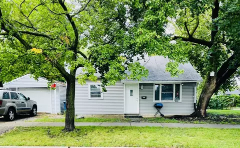 202 N Loucks St, Aurora, IL 60505