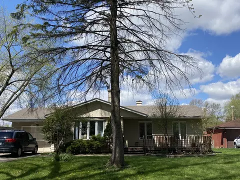30 W160 Bruce Ln, Naperville, IL 60563