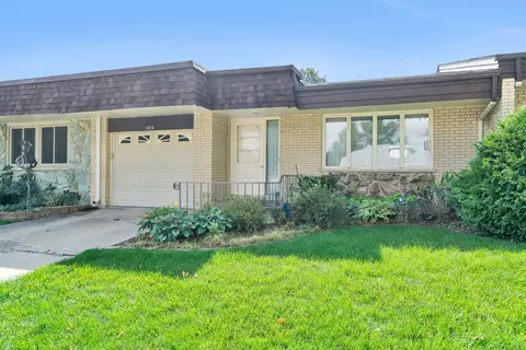 105 Green Acres Dr, Morris, IL 60450