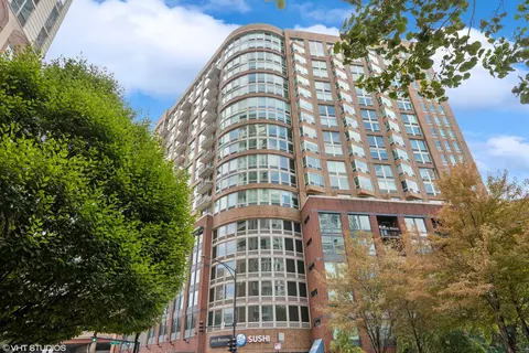 600 N Kingsbury St #1108, Chicago, IL 60654
