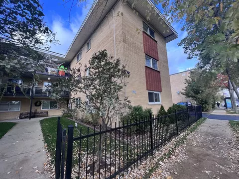 4624 River Rd #2A, Schiller Park, IL 60176