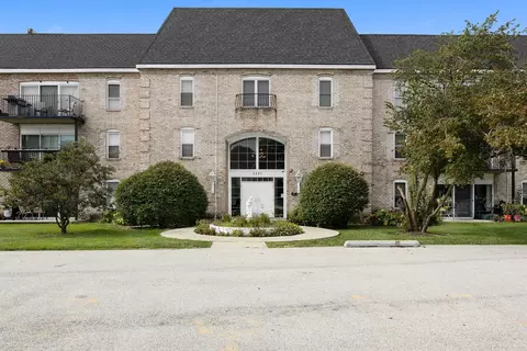 5201 Carriageway Dr #C306, Rolling Meadows, IL 60008 photo 2