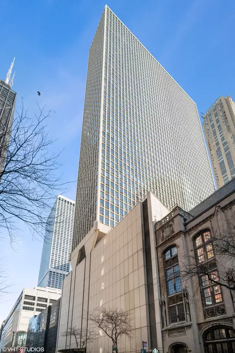 111 E Chestnut St #26J, Chicago, IL 60611