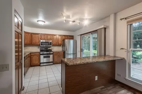 Undisclosed, Hoffman Estates, IL 60192 photo 4