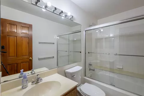Undisclosed, Hoffman Estates, IL 60192 photo 14