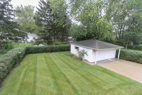 2303 Oak Ln, Rolling Meadows, IL 60008 photo 2