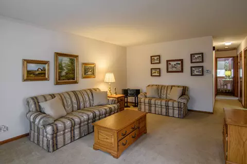 860 Cookane Ave, Elgin, IL 60120 photo 3