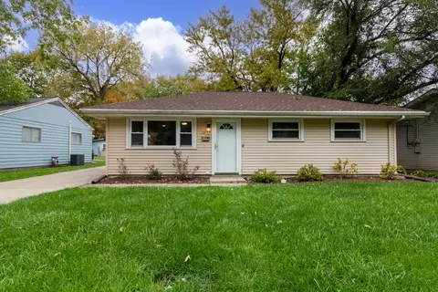 10 Norwood Dr, Normal, IL 61761