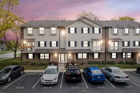 1486 W Jefferson Ave #1486JB, Naperville, IL 60540