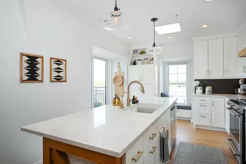 255 E Liberty Dr #705, Wheaton, IL 60187 photo 8