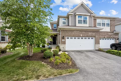 2960 Henley Ln, Naperville, IL 60540