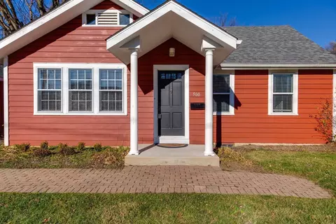 500 W Crystal Lake Ave, Crystal Lake, IL 60014