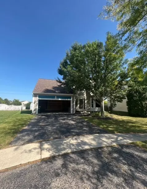 3080 Melbourne Ln, Lake In The Hills, IL 60156