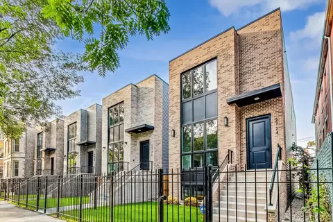 2730 W Evergreen Ave, Chicago, IL 60622