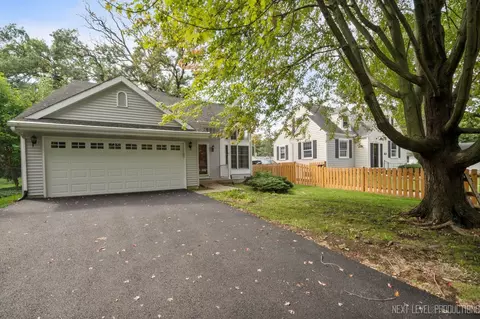 530 Austin Ave, Geneva, IL 60134