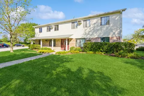 390 Echo Ln #3, Aurora, IL 60504